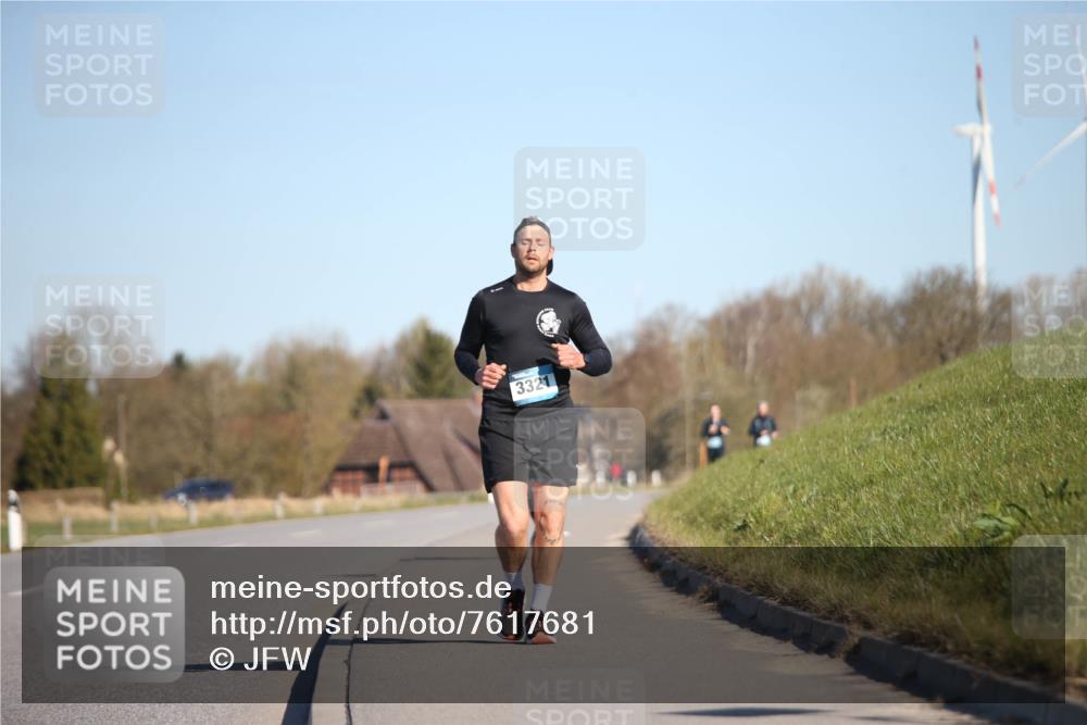 06.04.2025 - 44. Internationalen Wilhelmsburger Insellauf Jannik Wohlers http://msf.ph/oto/7617681 06.04.2025 09:44:10 Laufen 3321 meine-sportfotos.de