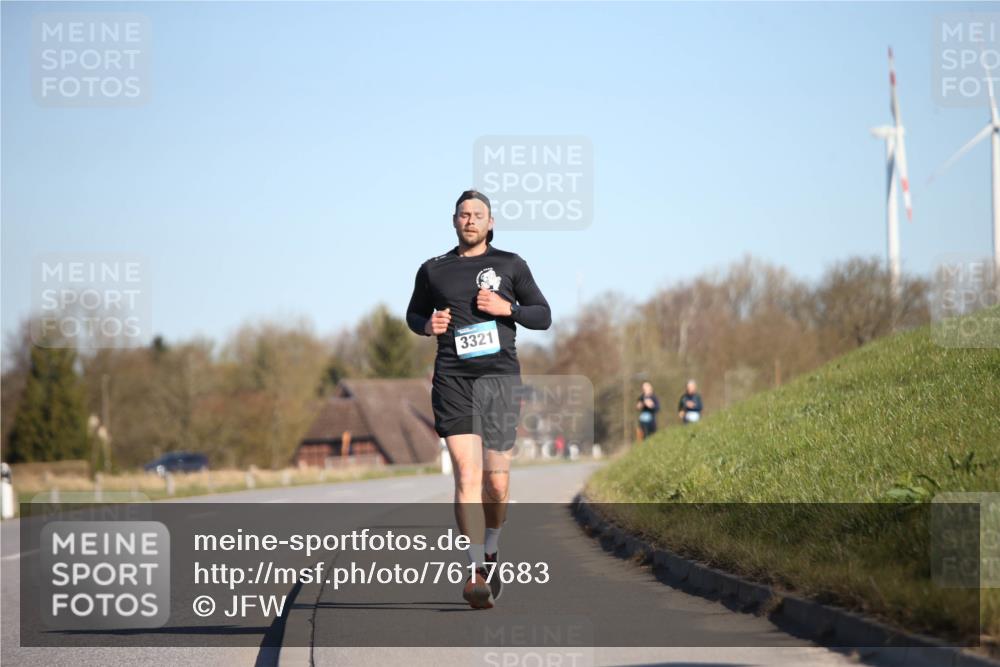 06.04.2025 - 44. Internationalen Wilhelmsburger Insellauf Jannik Wohlers http://msf.ph/oto/7617683 06.04.2025 09:44:10 Laufen 3321 meine-sportfotos.de