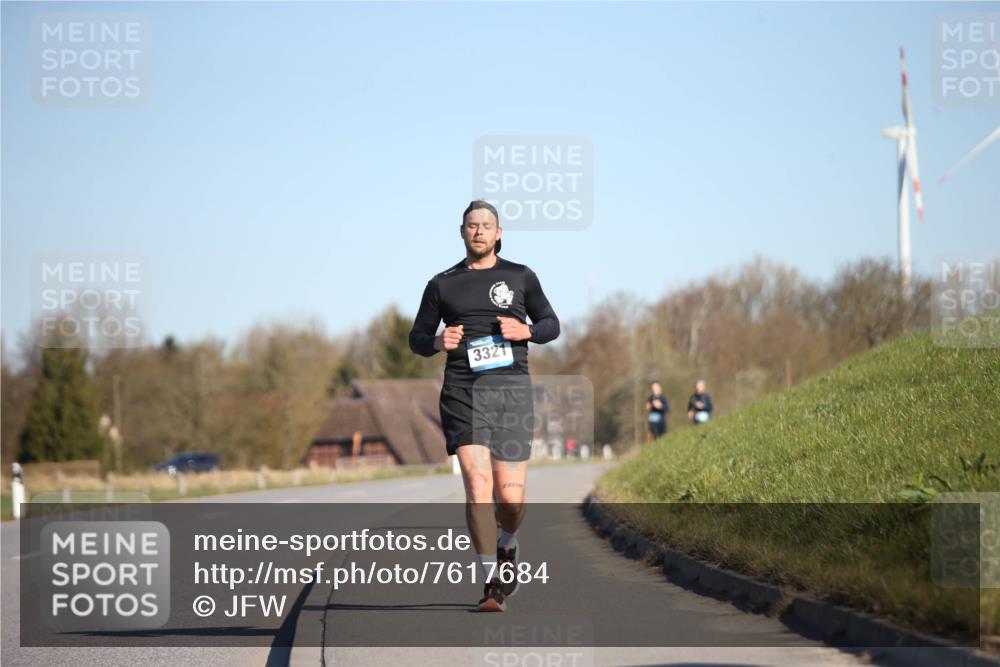 06.04.2025 - 44. Internationalen Wilhelmsburger Insellauf Jannik Wohlers http://msf.ph/oto/7617684 06.04.2025 09:44:10 Laufen 3321 meine-sportfotos.de