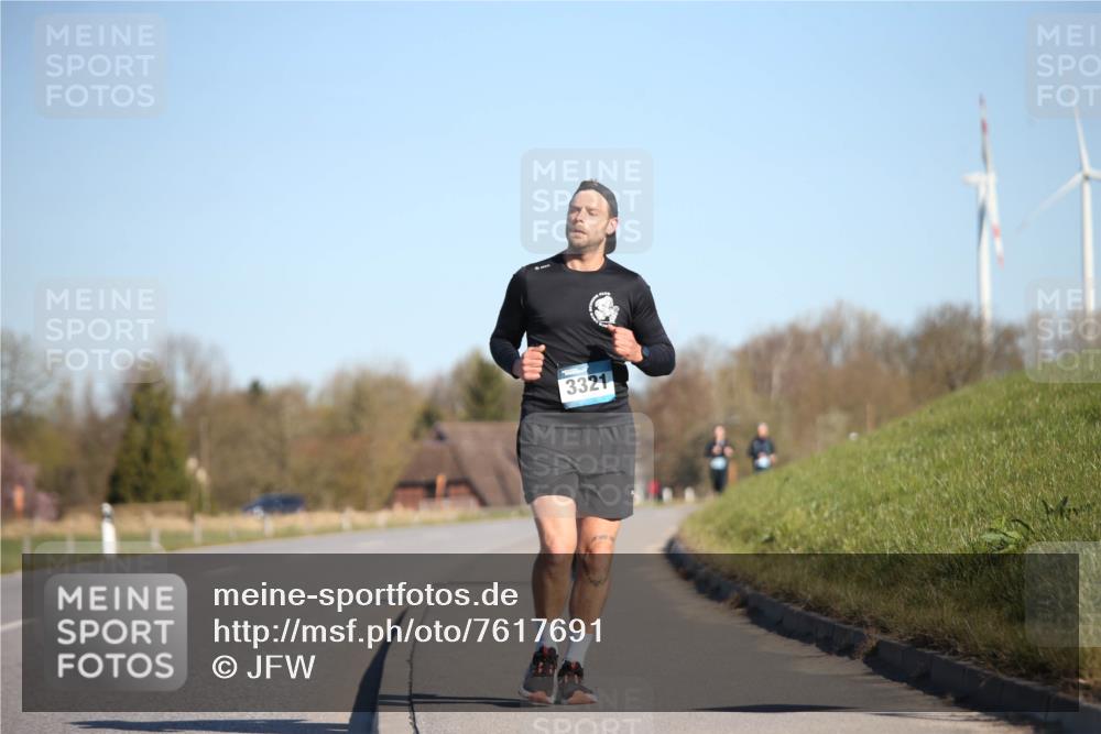 06.04.2025 - 44. Internationalen Wilhelmsburger Insellauf Jannik Wohlers http://msf.ph/oto/7617691 06.04.2025 09:44:12 Laufen 3321 meine-sportfotos.de