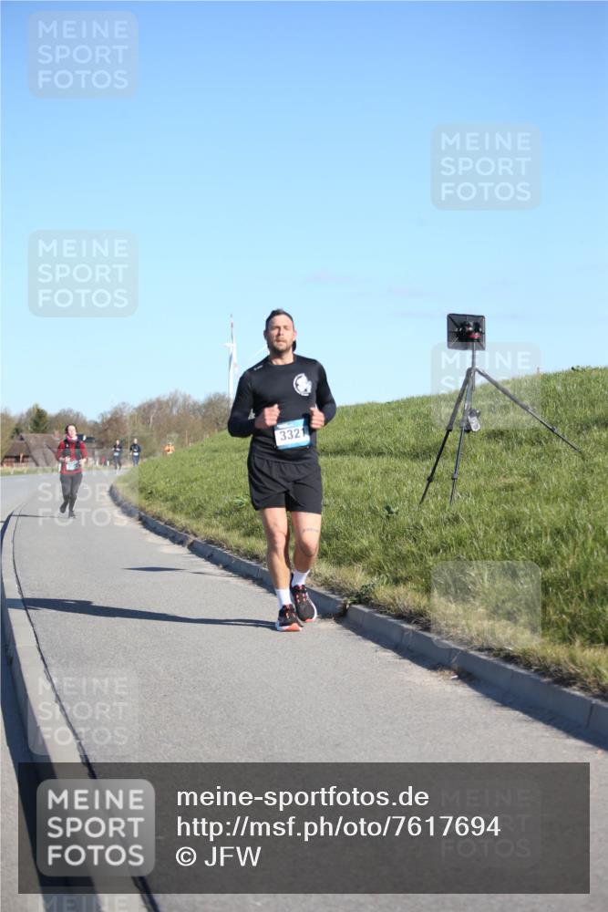 06.04.2025 - 44. Internationalen Wilhelmsburger Insellauf Jannik Wohlers http://msf.ph/oto/7617694 06.04.2025 09:44:15 Laufen 3321 meine-sportfotos.de