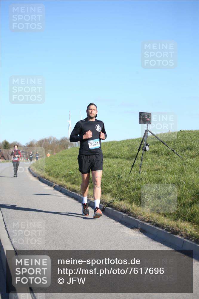 06.04.2025 - 44. Internationalen Wilhelmsburger Insellauf Jannik Wohlers http://msf.ph/oto/7617696 06.04.2025 09:44:15 Laufen 3321 meine-sportfotos.de
