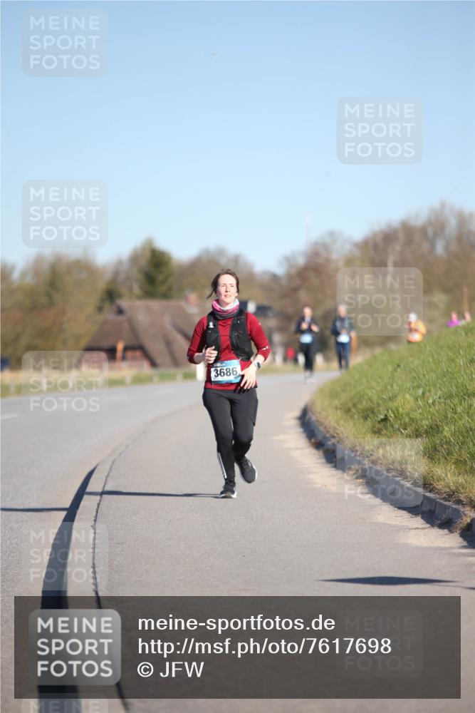 06.04.2025 - 44. Internationalen Wilhelmsburger Insellauf Jannik Wohlers http://msf.ph/oto/7617698 06.04.2025 09:44:17 Laufen 3686 meine-sportfotos.de