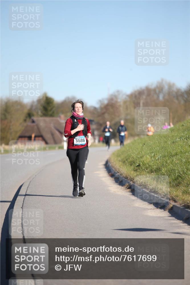06.04.2025 - 44. Internationalen Wilhelmsburger Insellauf Jannik Wohlers http://msf.ph/oto/7617699 06.04.2025 09:44:17 Laufen 3686 meine-sportfotos.de
