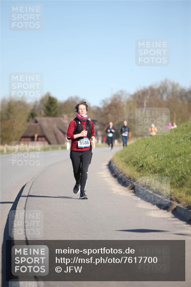 06.04.2025 - 44. Internationalen Wilhelmsburger Insellauf Jannik Wohlers http://msf.ph/oto/7617700 06.04.2025 09:44:17 Laufen 3686 meine-sportfotos.de