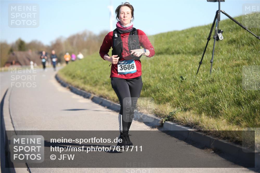 06.04.2025 - 44. Internationalen Wilhelmsburger Insellauf Jannik Wohlers http://msf.ph/oto/7617711 06.04.2025 09:44:23 Laufen 3686 meine-sportfotos.de