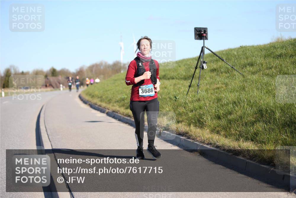 06.04.2025 - 44. Internationalen Wilhelmsburger Insellauf Jannik Wohlers http://msf.ph/oto/7617715 06.04.2025 09:44:24 Laufen 3686 meine-sportfotos.de
