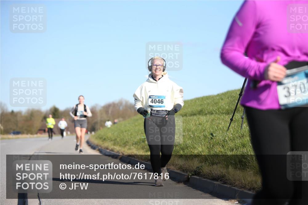 06.04.2025 - 44. Internationalen Wilhelmsburger Insellauf Jannik Wohlers http://msf.ph/oto/7617816 06.04.2025 09:45:06 Laufen 4046, 3702 meine-sportfotos.de