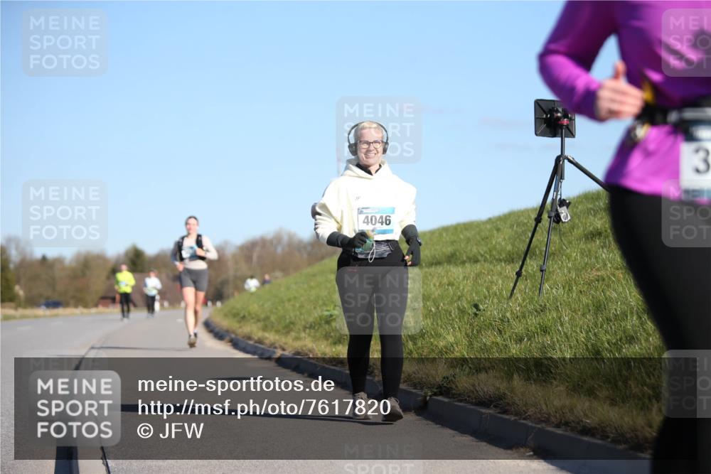 06.04.2025 - 44. Internationalen Wilhelmsburger Insellauf Jannik Wohlers http://msf.ph/oto/7617820 06.04.2025 09:45:06 Laufen 4046, 3 meine-sportfotos.de