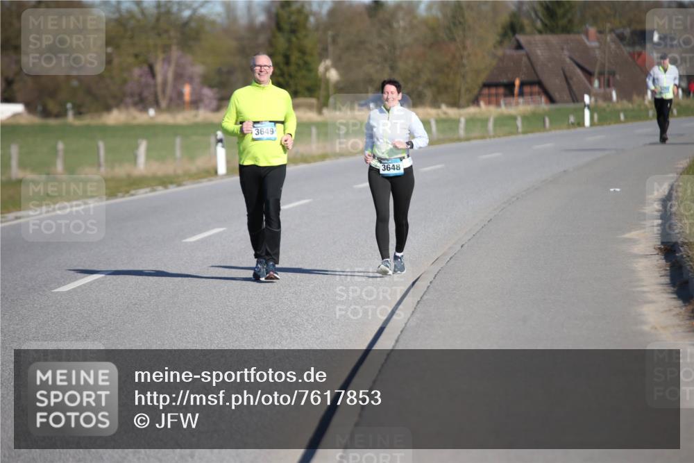 06.04.2025 - 44. Internationalen Wilhelmsburger Insellauf Jannik Wohlers http://msf.ph/oto/7617853 06.04.2025 09:45:18 Laufen 3649, 3648 meine-sportfotos.de