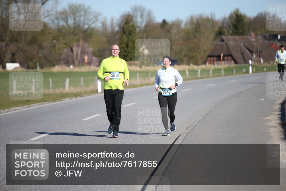 06.04.2025 - 44. Internationalen Wilhelmsburger Insellauf Jannik Wohlers http://msf.ph/oto/7617855 06.04.2025 09:45:18 Laufen 3649, 3648 meine-sportfotos.de