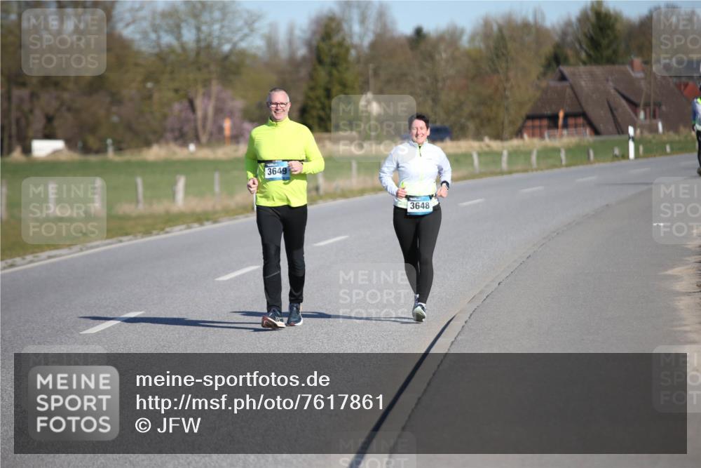 06.04.2025 - 44. Internationalen Wilhelmsburger Insellauf Jannik Wohlers http://msf.ph/oto/7617861 06.04.2025 09:45:19 Laufen 3649, 3648 meine-sportfotos.de