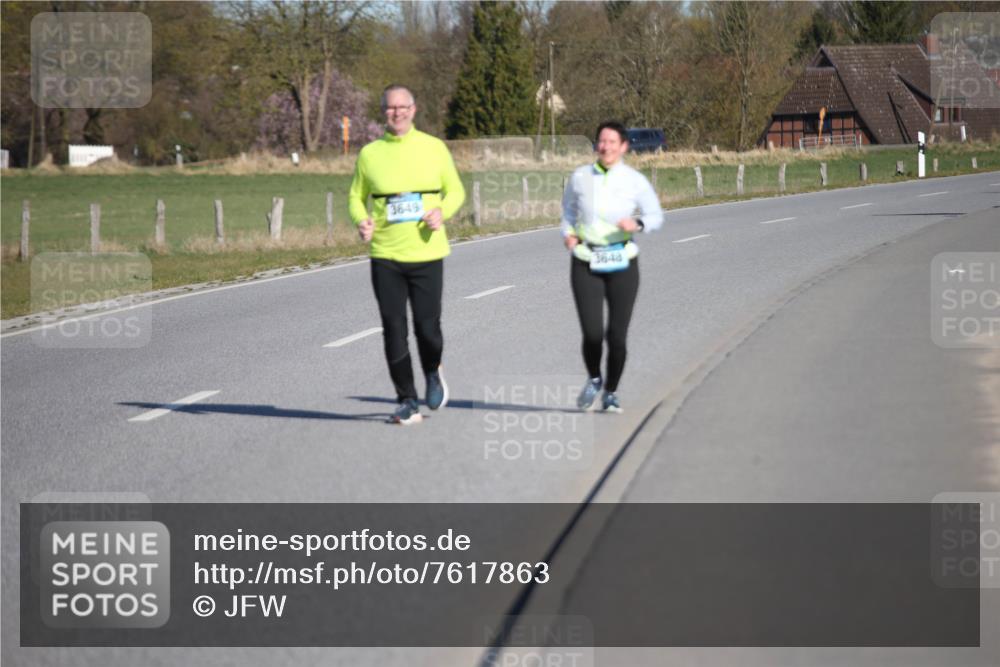 06.04.2025 - 44. Internationalen Wilhelmsburger Insellauf Jannik Wohlers http://msf.ph/oto/7617863 06.04.2025 09:45:19 Laufen 3649, 3648 meine-sportfotos.de