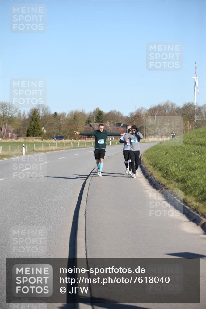 06.04.2025 - 44. Internationalen Wilhelmsburger Insellauf Jannik Wohlers http://msf.ph/oto/7618040 06.04.2025 09:46:02 Laufen 3127, 3128 meine-sportfotos.de