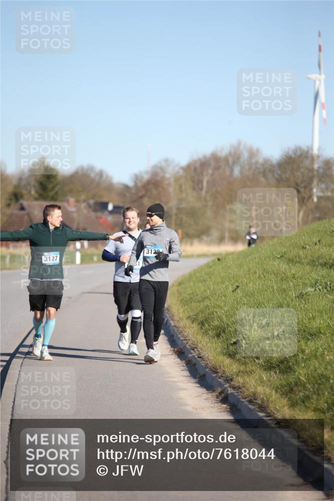 06.04.2025 - 44. Internationalen Wilhelmsburger Insellauf Jannik Wohlers http://msf.ph/oto/7618044 06.04.2025 09:46:02 Laufen 3129, 3127 meine-sportfotos.de