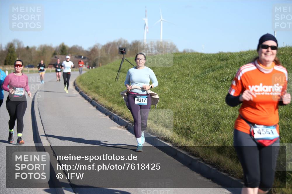 06.04.2025 - 44. Internationalen Wilhelmsburger Insellauf Jannik Wohlers http://msf.ph/oto/7618425 06.04.2025 09:48:22 Laufen 4309, 4317, 4551 meine-sportfotos.de
