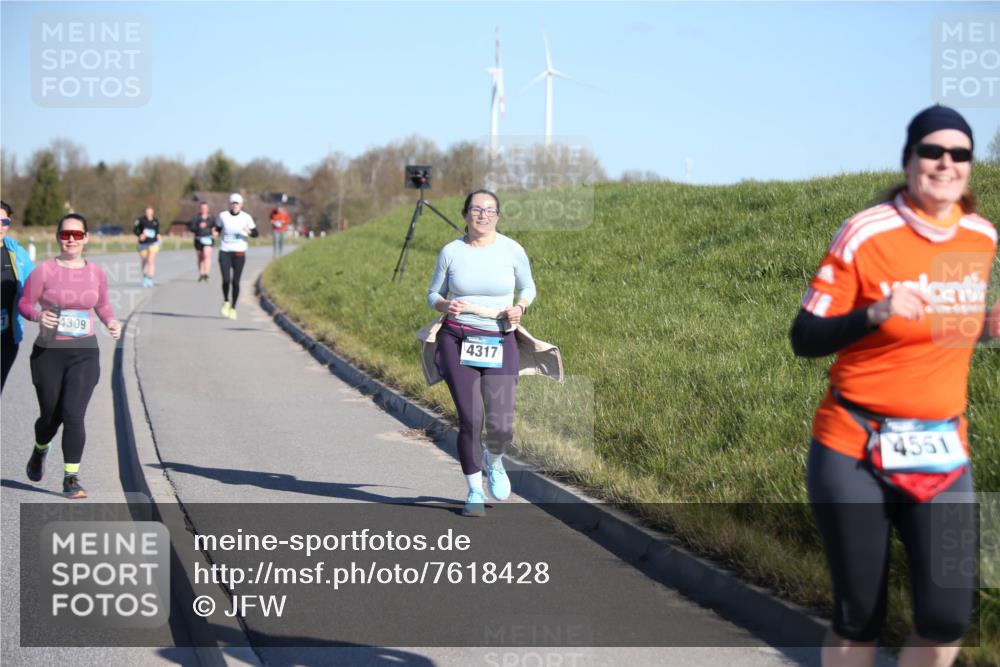 06.04.2025 - 44. Internationalen Wilhelmsburger Insellauf Jannik Wohlers http://msf.ph/oto/7618428 06.04.2025 09:48:22 Laufen 4309, 4317, 4551 meine-sportfotos.de