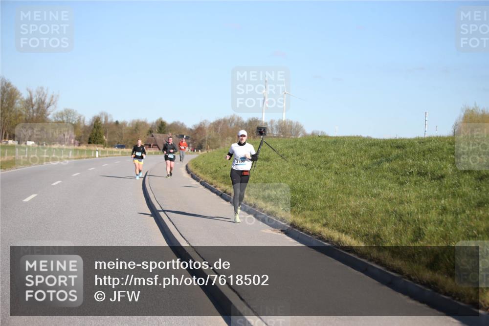 06.04.2025 - 44. Internationalen Wilhelmsburger Insellauf Jannik Wohlers http://msf.ph/oto/7618502 06.04.2025 09:48:29 Laufen 3180 meine-sportfotos.de