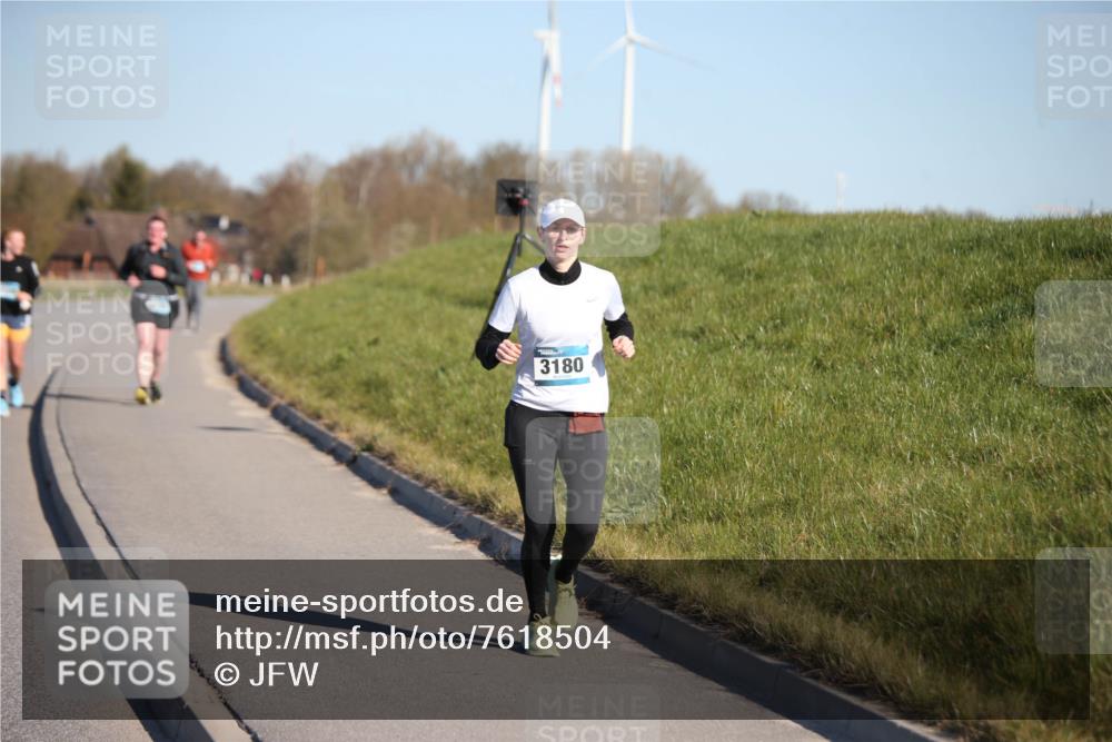 06.04.2025 - 44. Internationalen Wilhelmsburger Insellauf Jannik Wohlers http://msf.ph/oto/7618504 06.04.2025 09:48:30 Laufen 3180 meine-sportfotos.de