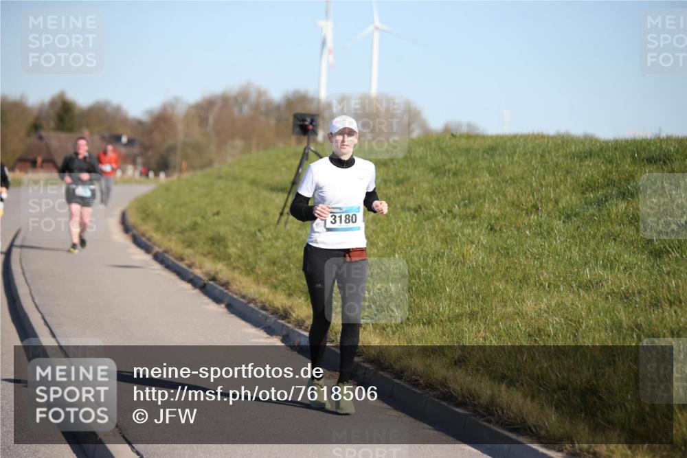 06.04.2025 - 44. Internationalen Wilhelmsburger Insellauf Jannik Wohlers http://msf.ph/oto/7618506 06.04.2025 09:48:31 Laufen 3180 meine-sportfotos.de