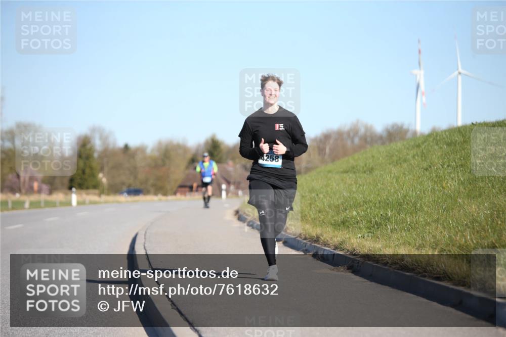 06.04.2025 - 44. Internationalen Wilhelmsburger Insellauf Jannik Wohlers http://msf.ph/oto/7618632 06.04.2025 09:49:38 Laufen 4258 meine-sportfotos.de
