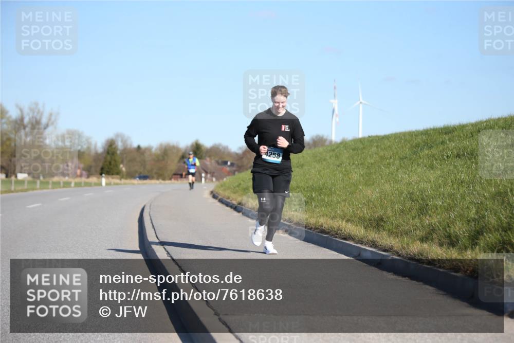 06.04.2025 - 44. Internationalen Wilhelmsburger Insellauf Jannik Wohlers http://msf.ph/oto/7618638 06.04.2025 09:49:39 Laufen 4258 meine-sportfotos.de