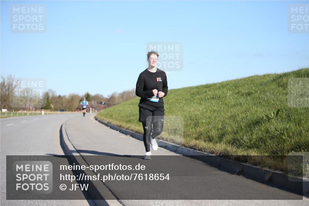 06.04.2025 - 44. Internationalen Wilhelmsburger Insellauf Jannik Wohlers http://msf.ph/oto/7618654 06.04.2025 09:49:40 Laufen  meine-sportfotos.de
