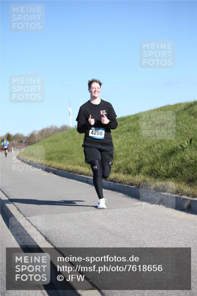 06.04.2025 - 44. Internationalen Wilhelmsburger Insellauf Jannik Wohlers http://msf.ph/oto/7618656 06.04.2025 09:49:41 Laufen 4258 meine-sportfotos.de