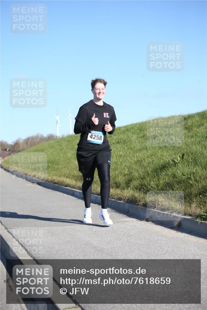 06.04.2025 - 44. Internationalen Wilhelmsburger Insellauf Jannik Wohlers http://msf.ph/oto/7618659 06.04.2025 09:49:41 Laufen 4258 meine-sportfotos.de