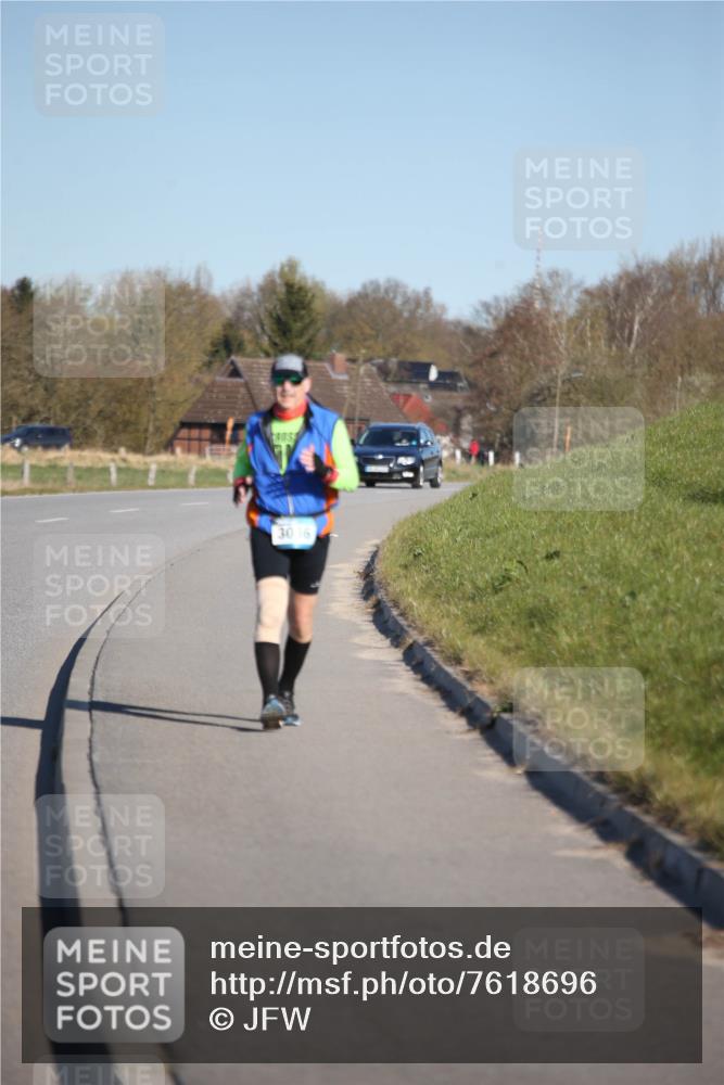 06.04.2025 - 44. Internationalen Wilhelmsburger Insellauf Jannik Wohlers http://msf.ph/oto/7618696 06.04.2025 09:49:52 Laufen 3036 meine-sportfotos.de