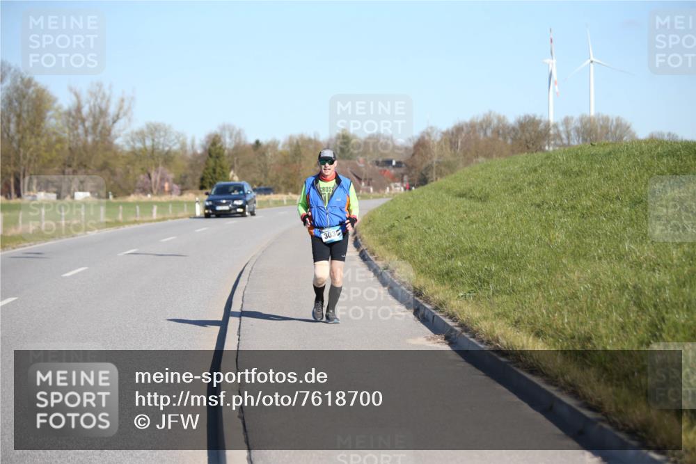 06.04.2025 - 44. Internationalen Wilhelmsburger Insellauf Jannik Wohlers http://msf.ph/oto/7618700 06.04.2025 09:49:56 Laufen 303 meine-sportfotos.de