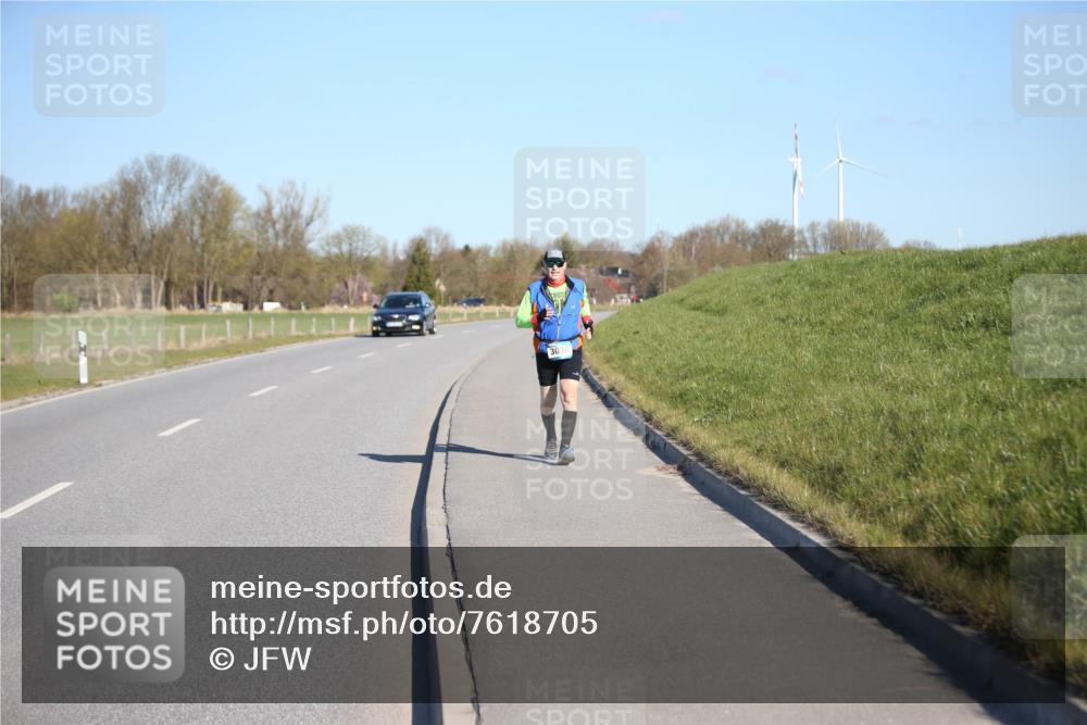 06.04.2025 - 44. Internationalen Wilhelmsburger Insellauf Jannik Wohlers http://msf.ph/oto/7618705 06.04.2025 09:49:56 Laufen 303 meine-sportfotos.de