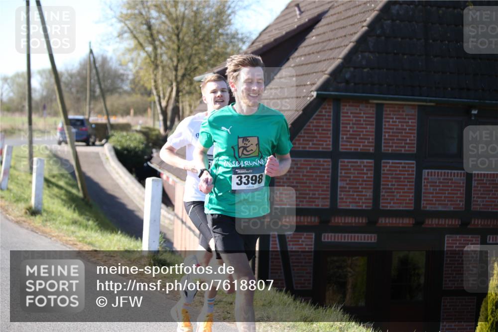 06.04.2025 - 44. Internationalen Wilhelmsburger Insellauf Jannik Wohlers http://msf.ph/oto/7618807 06.04.2025 09:57:02 Laufen 3398 meine-sportfotos.de