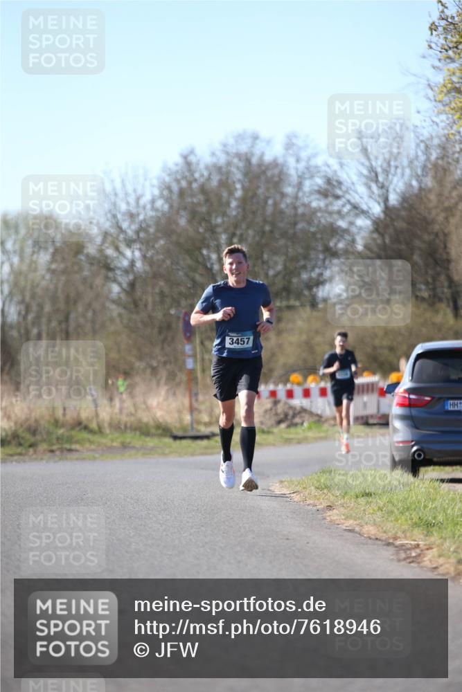 06.04.2025 - 44. Internationalen Wilhelmsburger Insellauf Jannik Wohlers http://msf.ph/oto/7618946 06.04.2025 09:59:32 Laufen 3457 meine-sportfotos.de