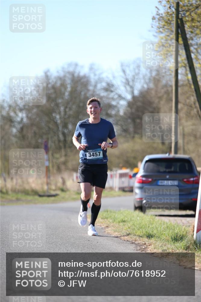 06.04.2025 - 44. Internationalen Wilhelmsburger Insellauf Jannik Wohlers http://msf.ph/oto/7618952 06.04.2025 09:59:33 Laufen 3457, 31, 6523 meine-sportfotos.de
