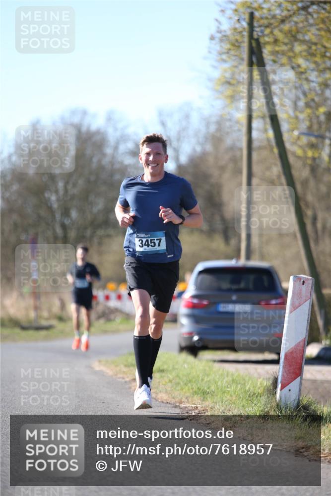 06.04.2025 - 44. Internationalen Wilhelmsburger Insellauf Jannik Wohlers http://msf.ph/oto/7618957 06.04.2025 09:59:34 Laufen 3457 meine-sportfotos.de
