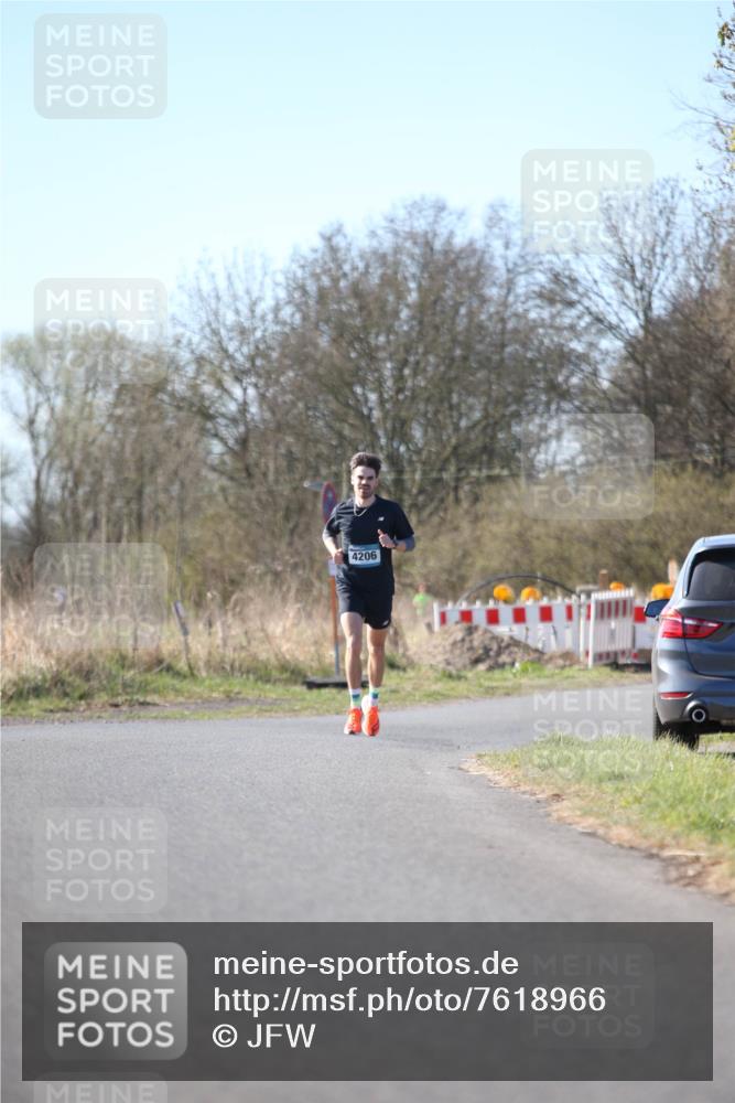 06.04.2025 - 44. Internationalen Wilhelmsburger Insellauf Jannik Wohlers http://msf.ph/oto/7618966 06.04.2025 09:59:36 Laufen 4206 meine-sportfotos.de