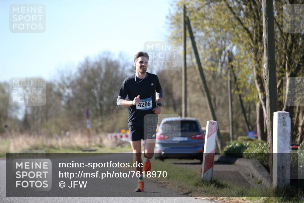 06.04.2025 - 44. Internationalen Wilhelmsburger Insellauf Jannik Wohlers http://msf.ph/oto/7618970 06.04.2025 09:59:42 Laufen 4206 meine-sportfotos.de