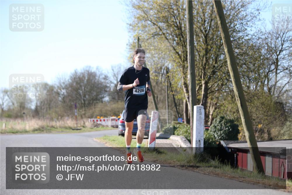 06.04.2025 - 44. Internationalen Wilhelmsburger Insellauf Jannik Wohlers http://msf.ph/oto/7618982 06.04.2025 09:59:42 Laufen 4206 meine-sportfotos.de