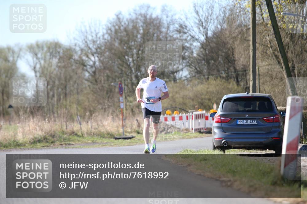 06.04.2025 - 44. Internationalen Wilhelmsburger Insellauf Jannik Wohlers http://msf.ph/oto/7618992 06.04.2025 09:59:54 Laufen 45, 4321 meine-sportfotos.de