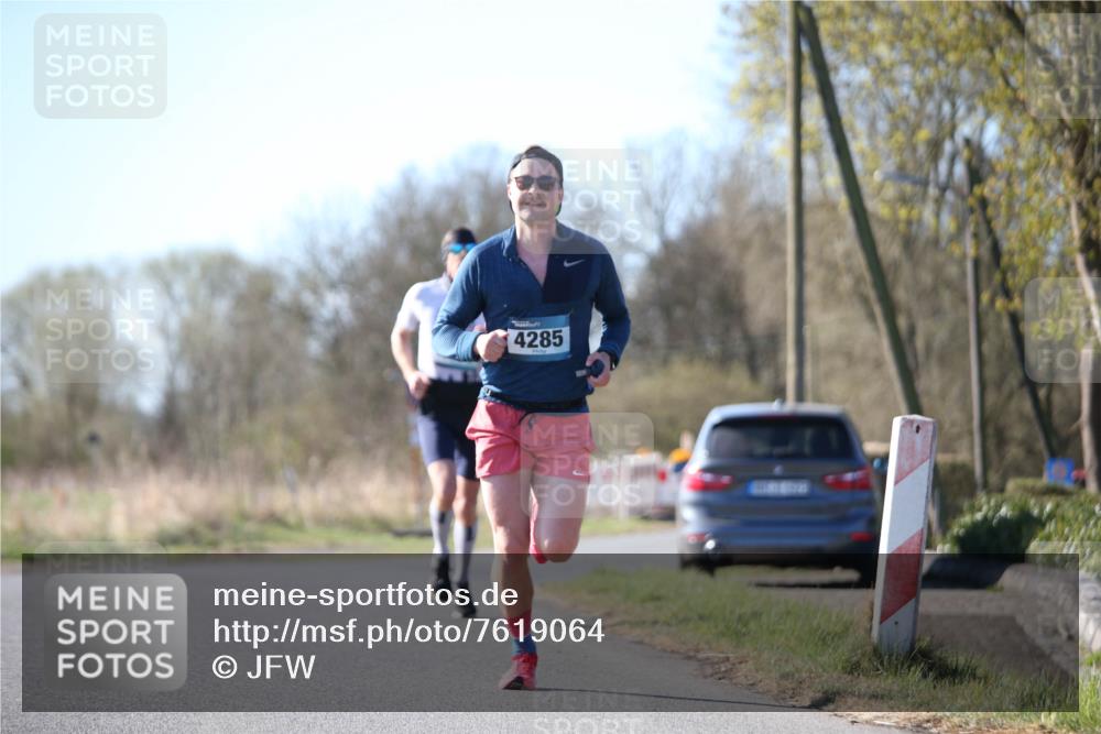 06.04.2025 - 44. Internationalen Wilhelmsburger Insellauf Jannik Wohlers http://msf.ph/oto/7619064 06.04.2025 10:00:30 Laufen 4285 meine-sportfotos.de