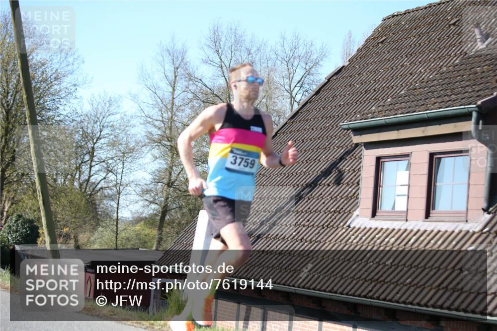 06.04.2025 - 44. Internationalen Wilhelmsburger Insellauf Jannik Wohlers http://msf.ph/oto/7619144 06.04.2025 10:00:45 Laufen 3759 meine-sportfotos.de