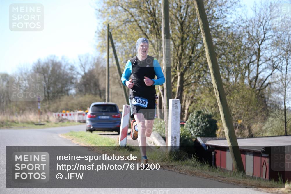 06.04.2025 - 44. Internationalen Wilhelmsburger Insellauf Jannik Wohlers http://msf.ph/oto/7619200 06.04.2025 10:01:15 Laufen 3399 meine-sportfotos.de