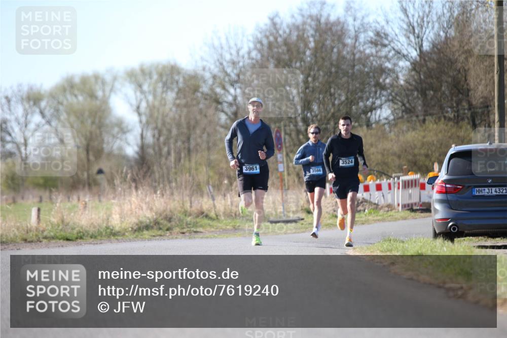 06.04.2025 - 44. Internationalen Wilhelmsburger Insellauf Jannik Wohlers http://msf.ph/oto/7619240 06.04.2025 10:01:34 Laufen 3961, 3566, 3524, 4321 meine-sportfotos.de