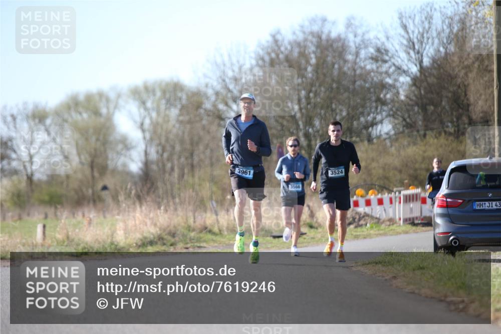 06.04.2025 - 44. Internationalen Wilhelmsburger Insellauf Jannik Wohlers http://msf.ph/oto/7619246 06.04.2025 10:01:35 Laufen 3961, 3566, 3524, 43 meine-sportfotos.de