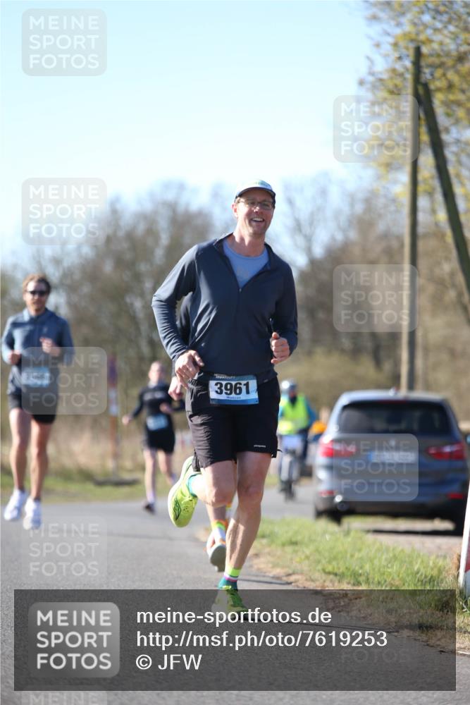 06.04.2025 - 44. Internationalen Wilhelmsburger Insellauf Jannik Wohlers http://msf.ph/oto/7619253 06.04.2025 10:01:39 Laufen 3961 meine-sportfotos.de