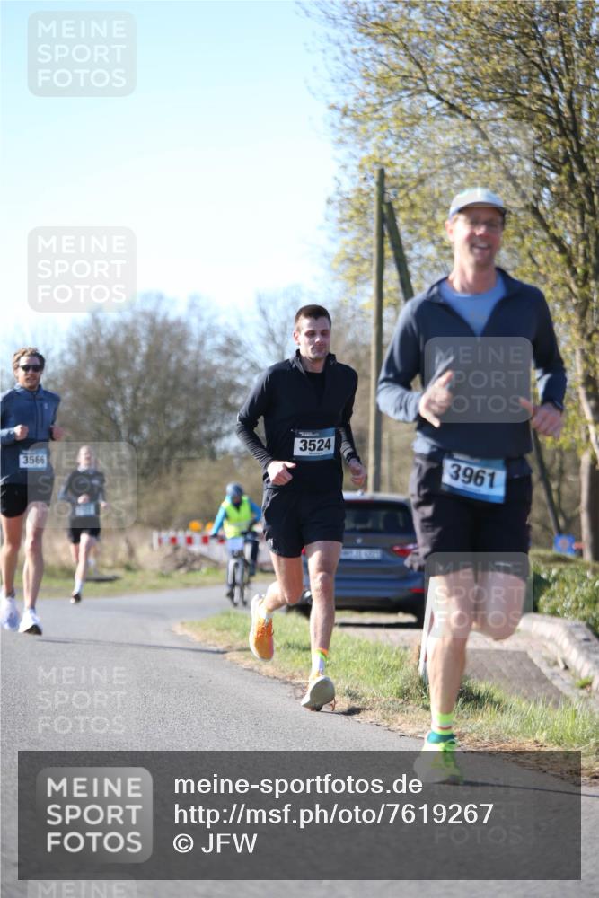 06.04.2025 - 44. Internationalen Wilhelmsburger Insellauf Jannik Wohlers http://msf.ph/oto/7619267 06.04.2025 10:01:40 Laufen 3524, 3566, 3961 meine-sportfotos.de