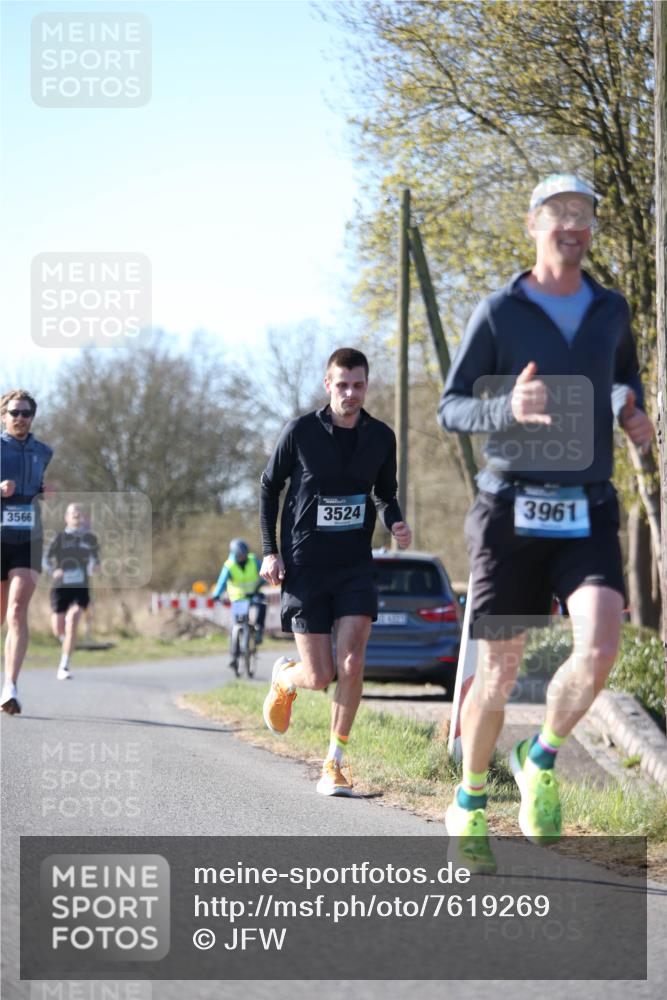 06.04.2025 - 44. Internationalen Wilhelmsburger Insellauf Jannik Wohlers http://msf.ph/oto/7619269 06.04.2025 10:01:40 Laufen 3524, 3961, 3566 meine-sportfotos.de