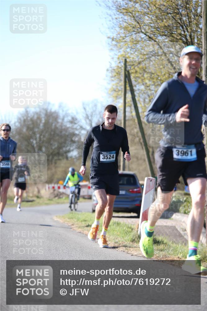 06.04.2025 - 44. Internationalen Wilhelmsburger Insellauf Jannik Wohlers http://msf.ph/oto/7619272 06.04.2025 10:01:40 Laufen 3566, 3524, 3961 meine-sportfotos.de