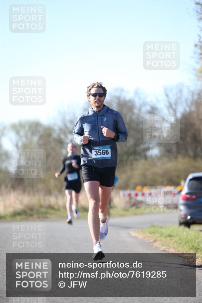 06.04.2025 - 44. Internationalen Wilhelmsburger Insellauf Jannik Wohlers http://msf.ph/oto/7619285 06.04.2025 10:01:41 Laufen 3566 meine-sportfotos.de